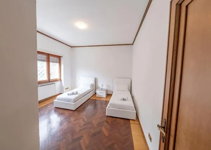 Large Family Near Vatican 180 Sqm Sleeps 8