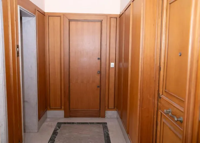 Large Family Near Vatican 180 Sqm Sleeps 8 * רומא