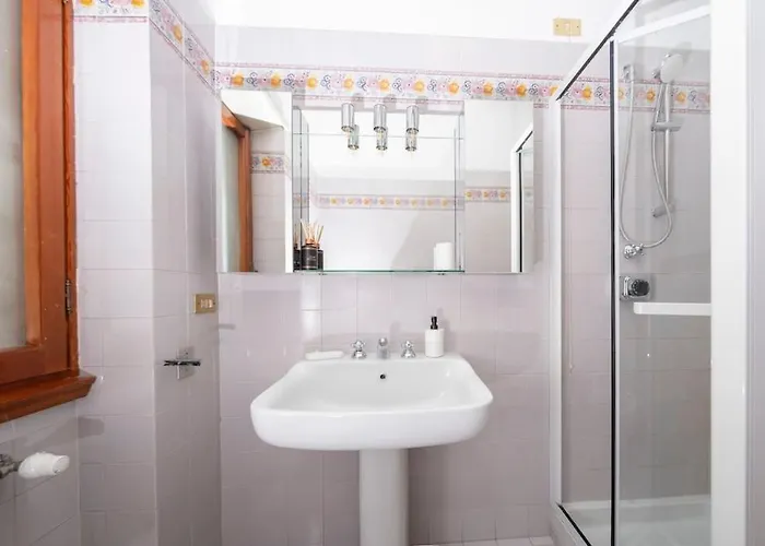 Large Family Near Vatican 180 Sqm Sleeps 8