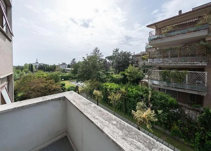 Large Family Near Vatican 180 Sqm Sleeps 8 רומא